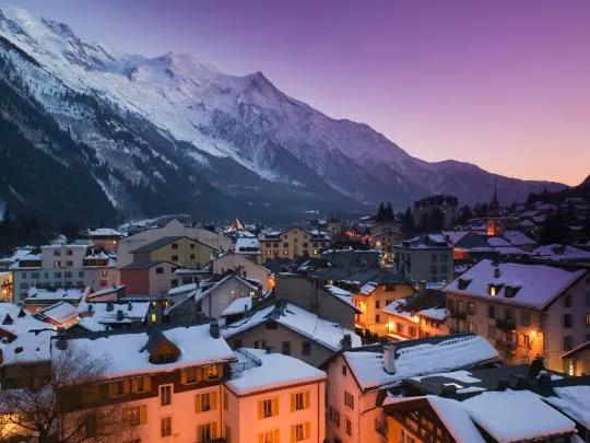 5 best ski towns around the world card image